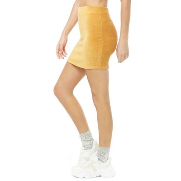 FOREVER 21 Corduroy Short Pencil Mini Skirt Size M Mustard Yellow Short‎ - Picture 3 of 6